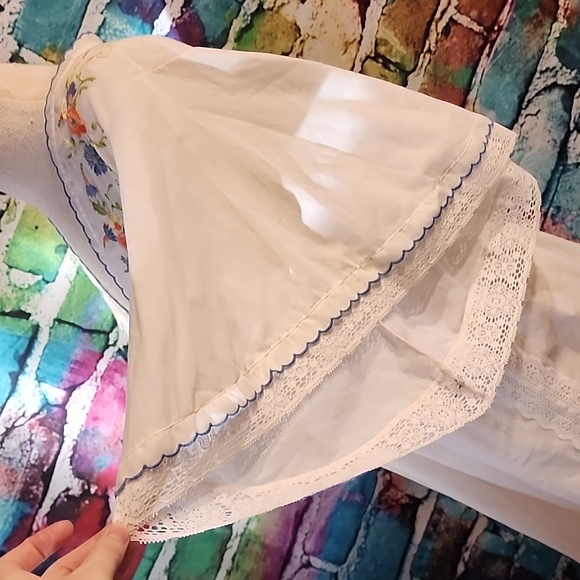 Vintage Floral Embroidery Prairie Dress with Lace AS IS - Picture 4 of 15
